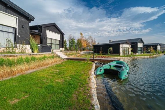 Two new houses in the Estate
