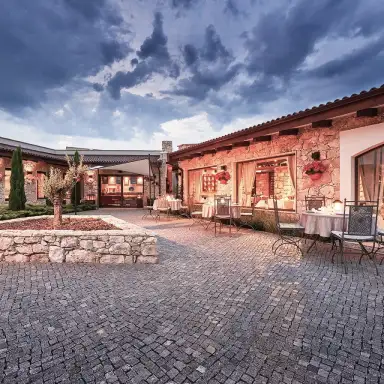 Visit us social image