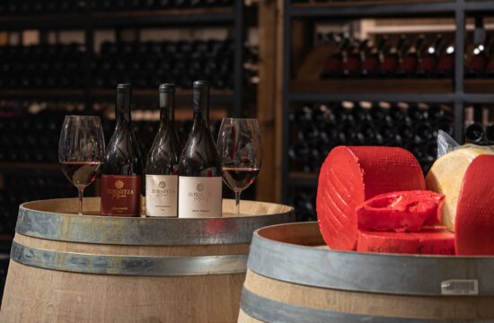 Wine packages and an invitation to a tasting